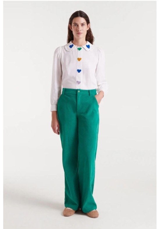 CAMISA CON BORDADOS DE CORAZONES